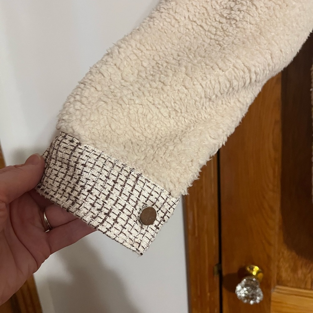 Cream Sherpa Jacket with Plaid Accents - Picture 4 of 6